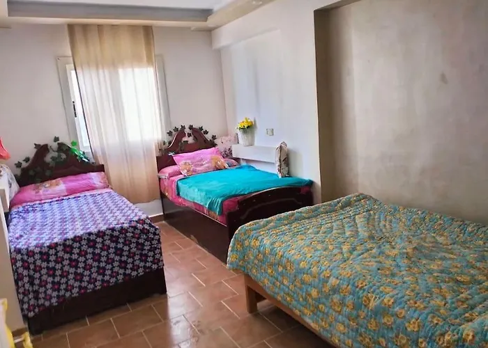 مميز يطل عالبسين والبحر للعائلات فقط اسره Chalet