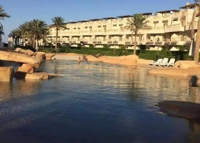 Chalet مميز يطل عالبسين والبحر للعائلات فقط اسره