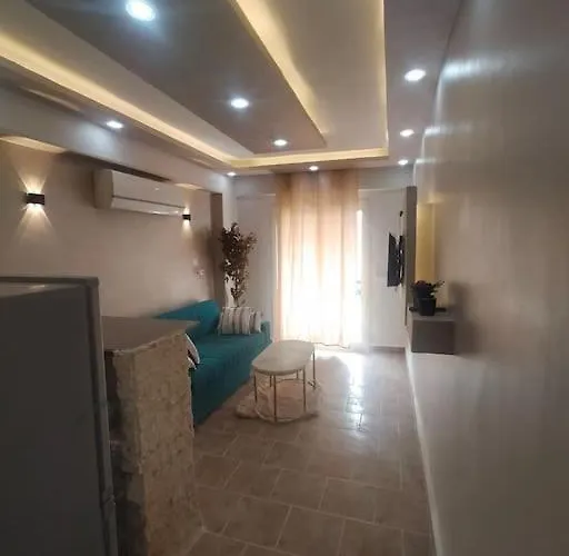مميز يطل عالبسين والبحر للعائلات فقط اسره