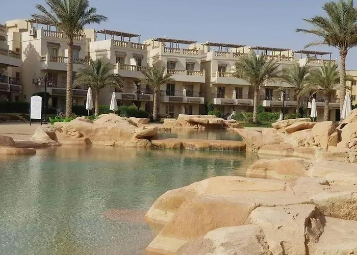 مميز يطل عالبسين والبحر للعائلات فقط اسره Ain Sukhna