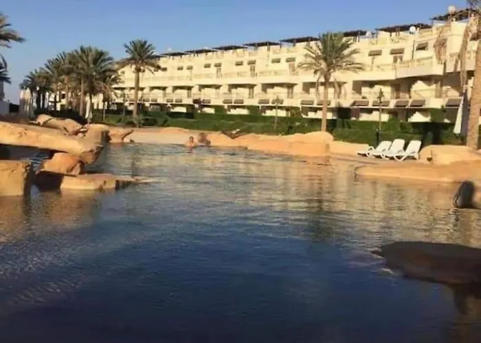 مميز يطل عالبسين والبحر للعائلات فقط اسره *