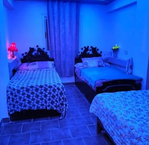 مميز يطل عالبسين والبحر للعائلات فقط اسره * Ain Sukhna